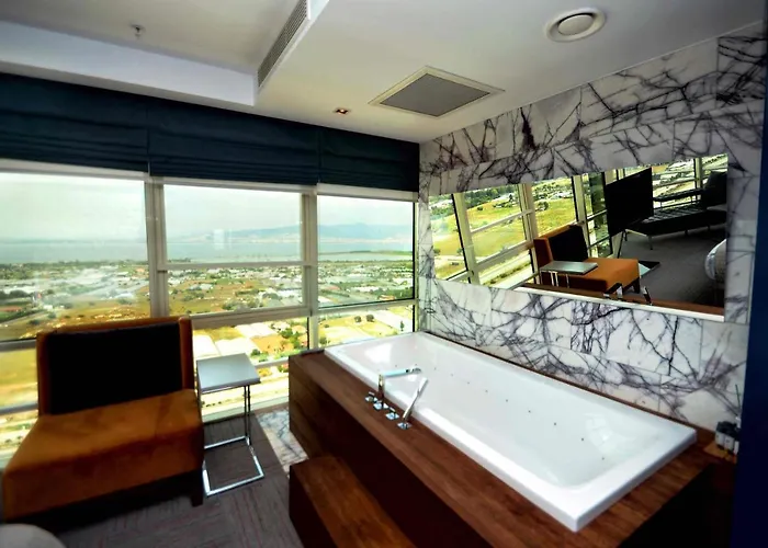 Corner King Suite